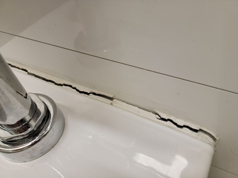 Bathtub Caulking in Conroe, TX
